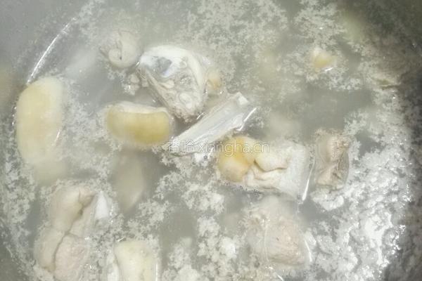 清炖羊肉、当归的做法图解1
