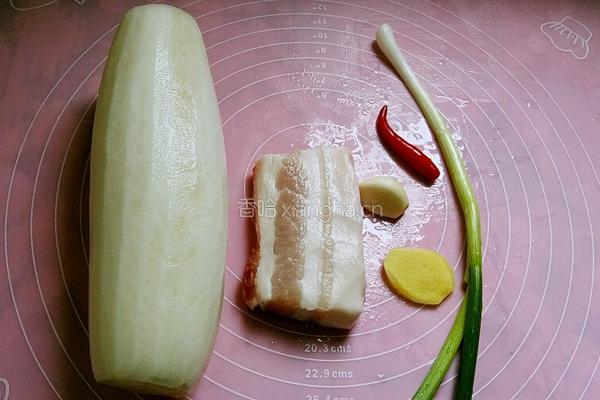 萝卜肉丁捞面的做法图解1