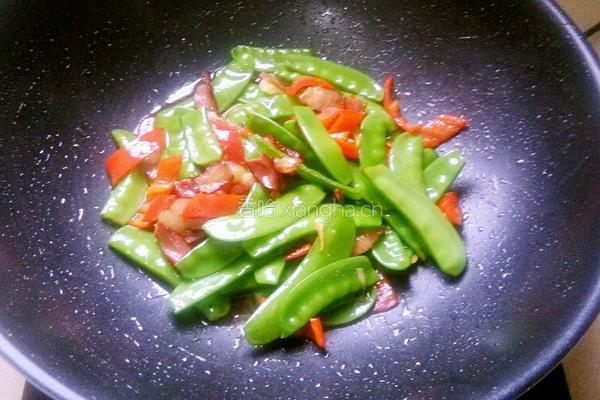 荷兰豆炒腊肉的做法图解7