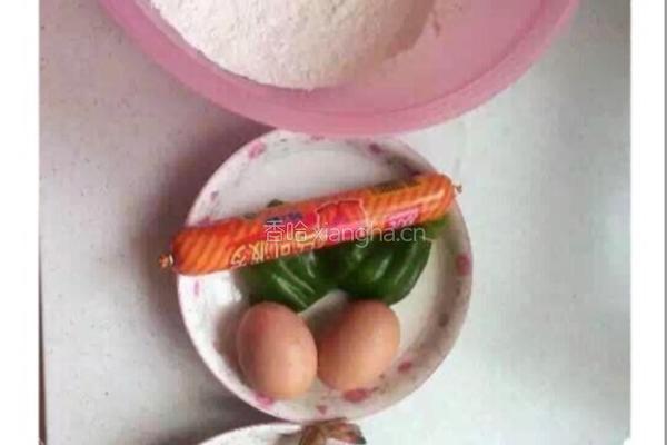 青椒火腿虾仁鸡蛋饼的做法图解1