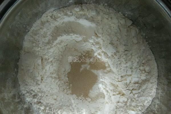 美味肉龙的做法图解1