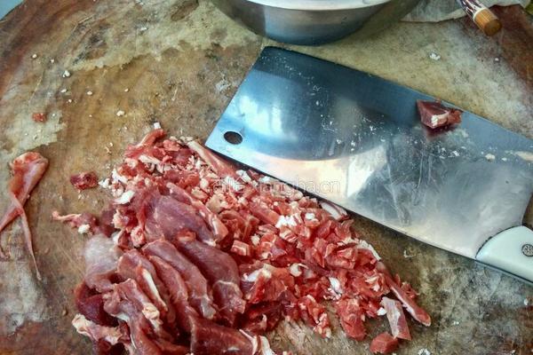 摆财羊肉水饺的做法图解1
