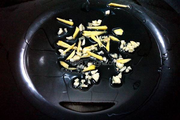 瘦肉炒甜豆的做法图解5