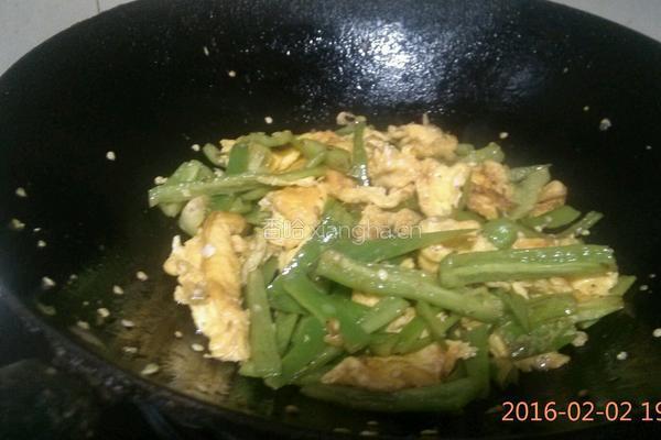 青椒鸡蛋的做法图解5