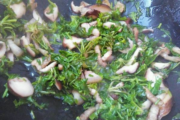 荠菜肉丝炒年糕的做法图解12