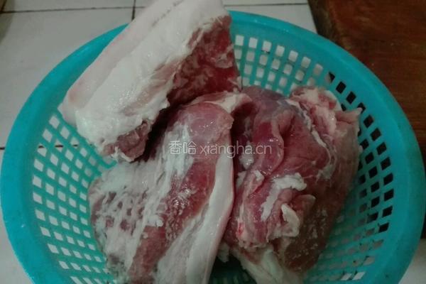 梅菜扣肉的做法图解1