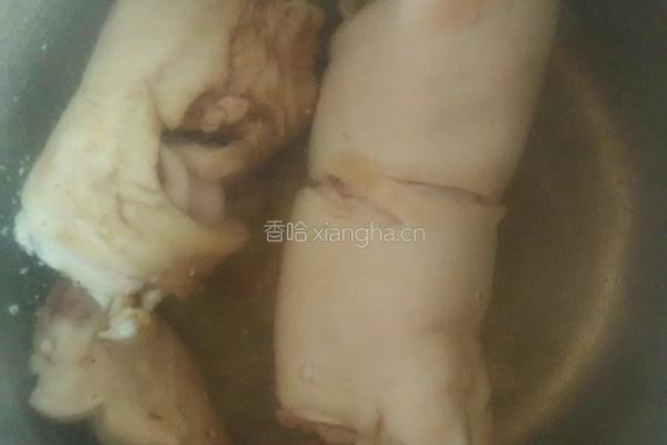 海带黄豆猪蹄汤的做法图解3