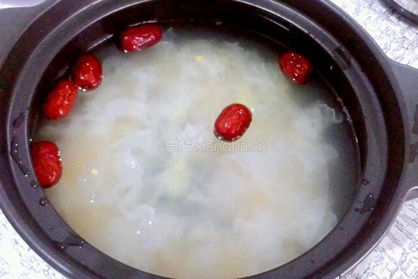 银耳绿豆汤的做法图解2