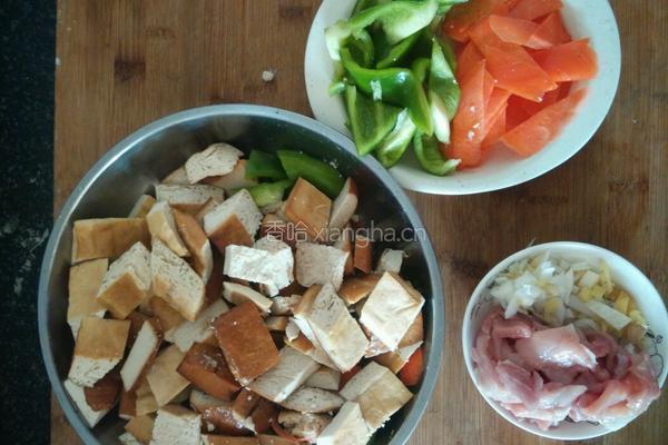 肉炒豆干的做法图解1