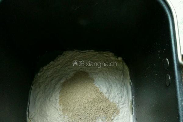 炼乳杏仁奶香小餐包的做法图解1
