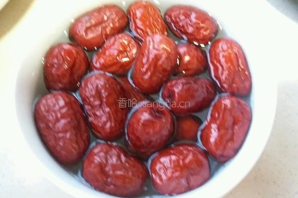 银耳莲子羹的做法图解4