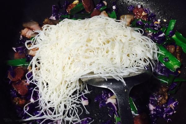 腊味炒粉米的做法图解6