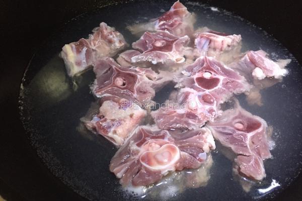 石锅羊蝎子的做法图解3