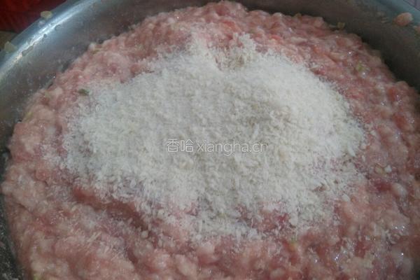 炸肉丸子的做法图解4