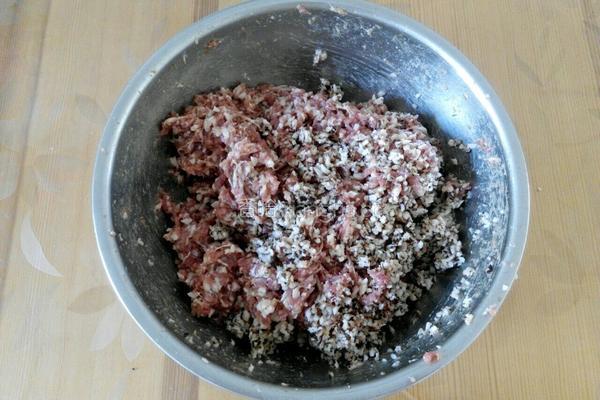 白菜饺子的做法图解2