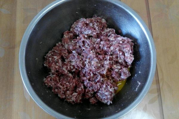 白菜饺子的做法图解1