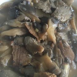 蘑菇炖肉的做法[图]