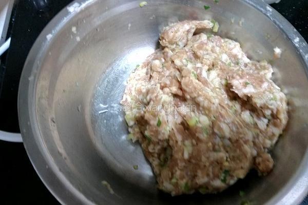 百合蒸肉的做法图解2