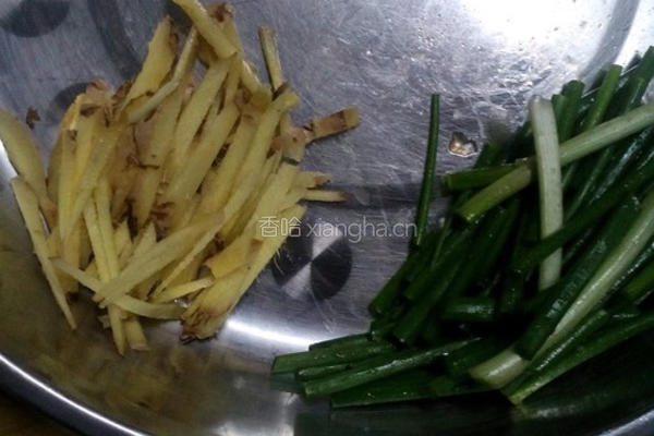 鸡肉汤面条的做法图解2