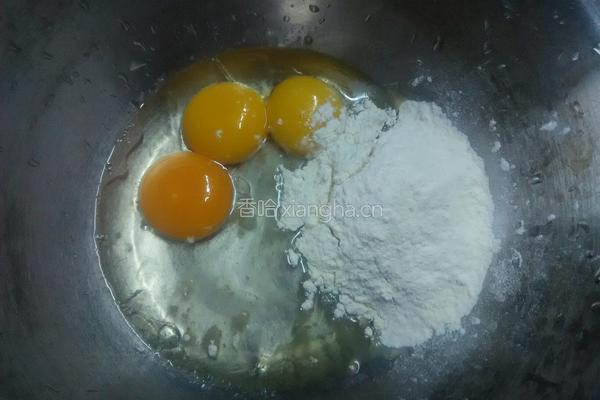 戚风蛋糕的做法图解2