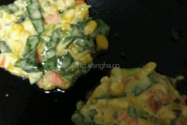 玉米胡萝卜饼的做法图解9