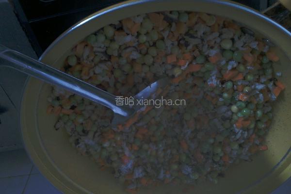 青豆胡萝卜咸饭的做法图解2