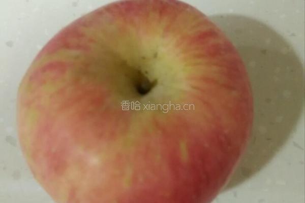 红枣蒸苹果的做法图解1