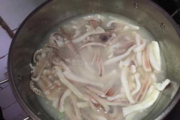 青椒炒鱿鱼的做法图解3