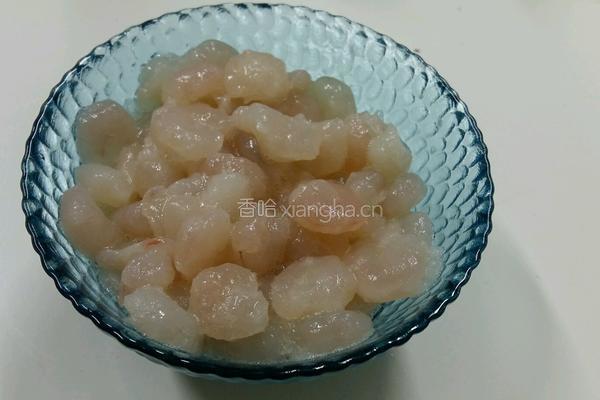 菠萝蜜滑炒虾仁的做法图解2