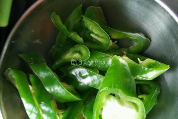 韭菜炒蘑菇的做法图解3