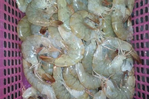 葱爆大虾的做法图解2