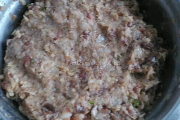 酸菜菜饼子的做法图解1