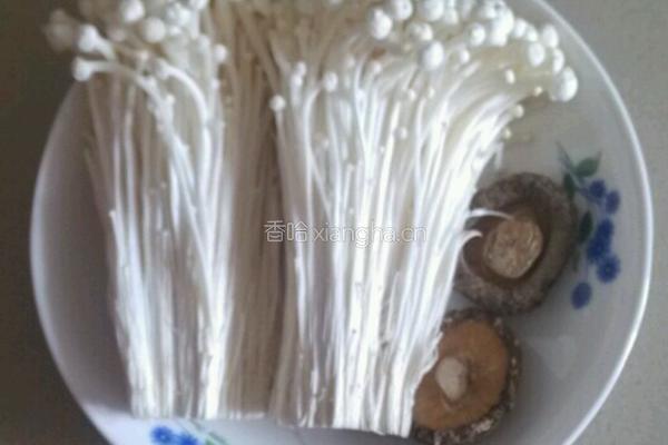 双菇炒肉的做法图解1