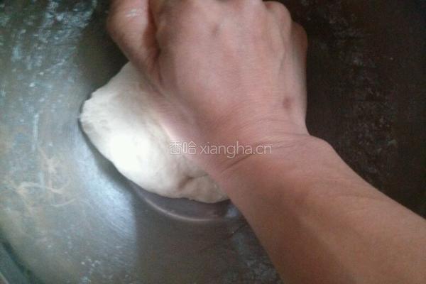 原香烧烤鸡披萨的做法图解1