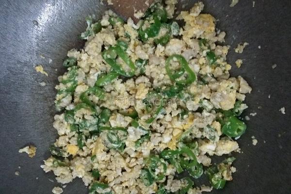 双椒肉糜炒鸡蛋的做法图解4