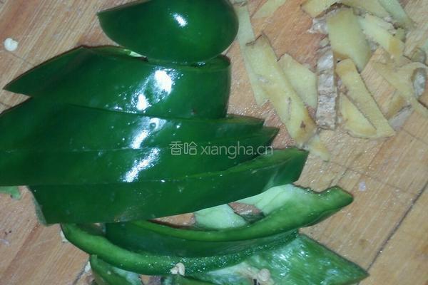 青椒炒牛肉的做法图解2