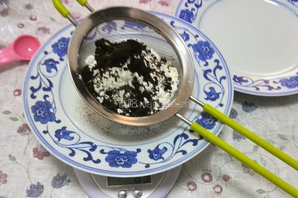 咖啡酒蛋糕卷的做法图解2
