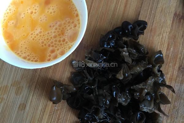 素馅包子（木耳鸡蛋海米馅）的做法图解1