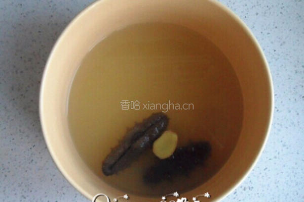 海参小米粥的做法图解3