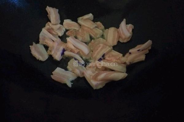 青椒洋葱五花肉的做法图解2