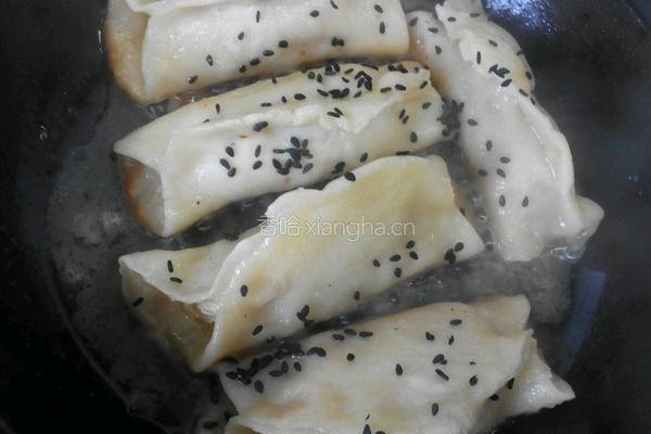 自制白菜猪肉锅贴的做法图解14
