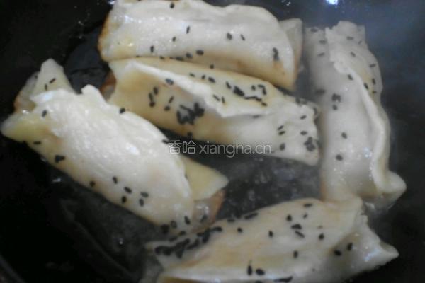 自制白菜猪肉锅贴的做法图解15