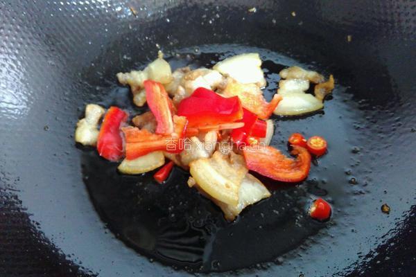 大蒜白干炒肉片的做法图解4