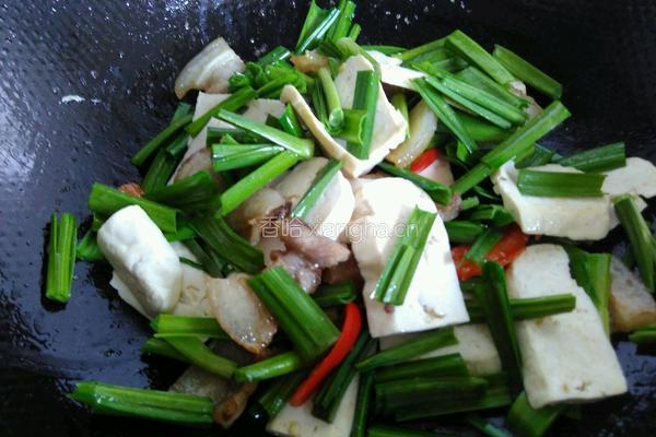 大蒜白干炒肉片的做法图解6