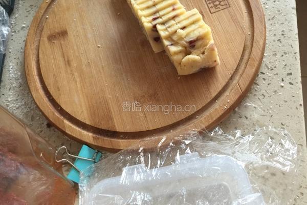 核桃蔓越梅饼干的做法图解5