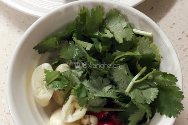 西芹炒牛肉的做法图解1