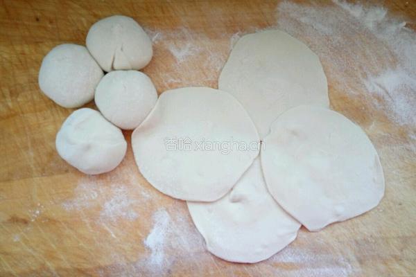 大白菜韭菜馅饼的做法图解9