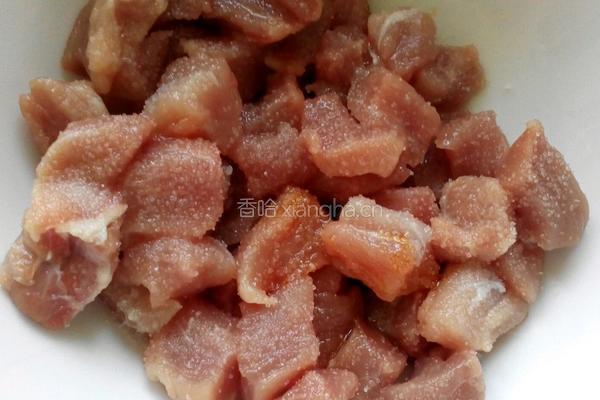 椒盐牙签肉的做法图解3