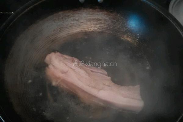 麻辣粉蒸肉的做法图解1