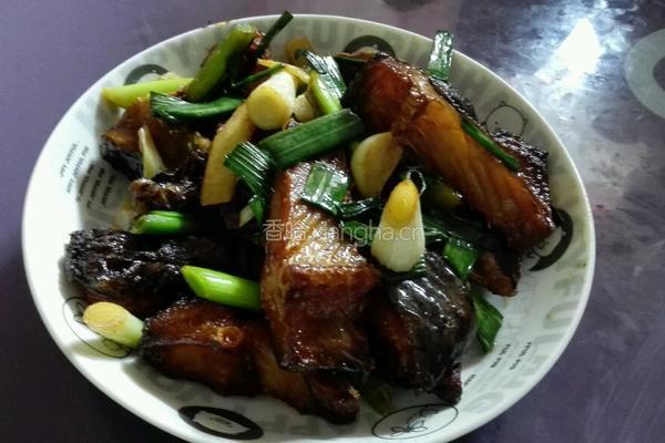 蒜香腊鱼